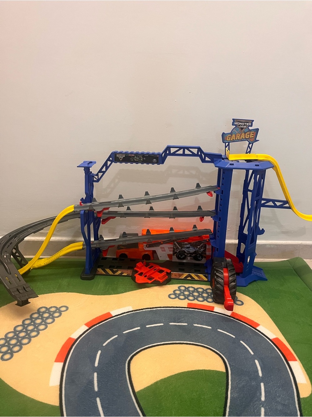 Monster Jam Garage playset